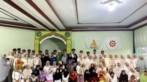 BAKTI SOSIAL DAN BUKA BERSAMA HIMPUNAN MAHASISWA PROGRAM STUDI AQIDAH DAN FILSAFAT ISLAM & PERBANKAN SYARIAH ; SEDIKIT DARI KITA, BERARTI UNTUK MEREKA