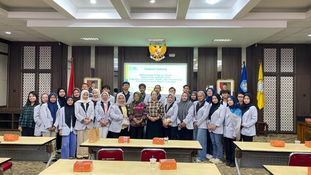 Memperdalam Ilmu Kearsipan, Mahasiswa SPI Kunjungan Lapangan Ke Surakarta d04c2aab b7c0 4b5b 9b81 827758430633