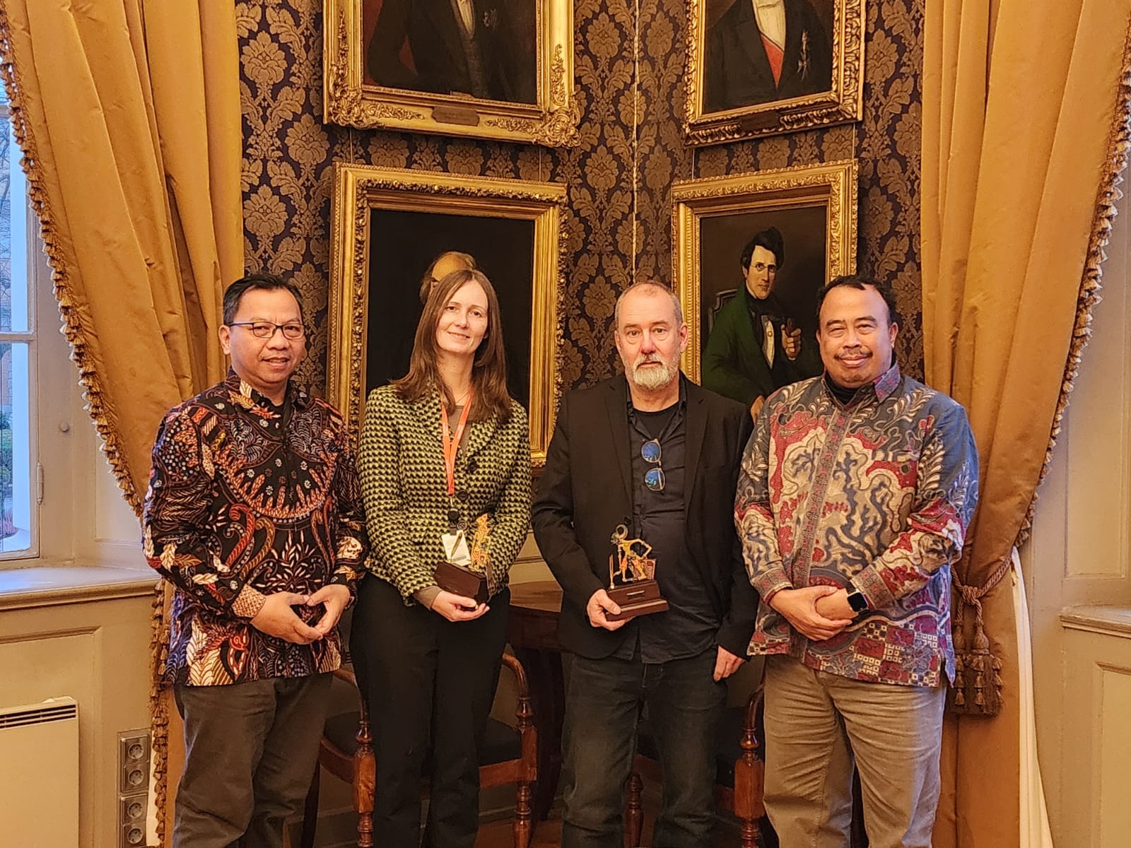 FUADAH UIN SALATIGA  BERDIALOG, RISET, DAN PENJAJAGAN KERJA SAMA STRATEGIS DENGAN THE NORWEGIAN CENTER FOR HUMAN RIGHTS